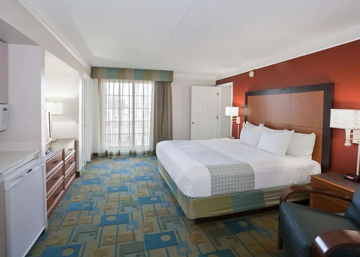 La Quinta By Wyndham Phoenix Sky Harbor Airport Hotel